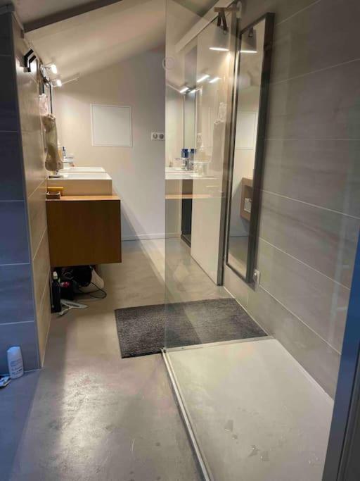 Loft Centre Situe Dans Rue Calme Apartamento